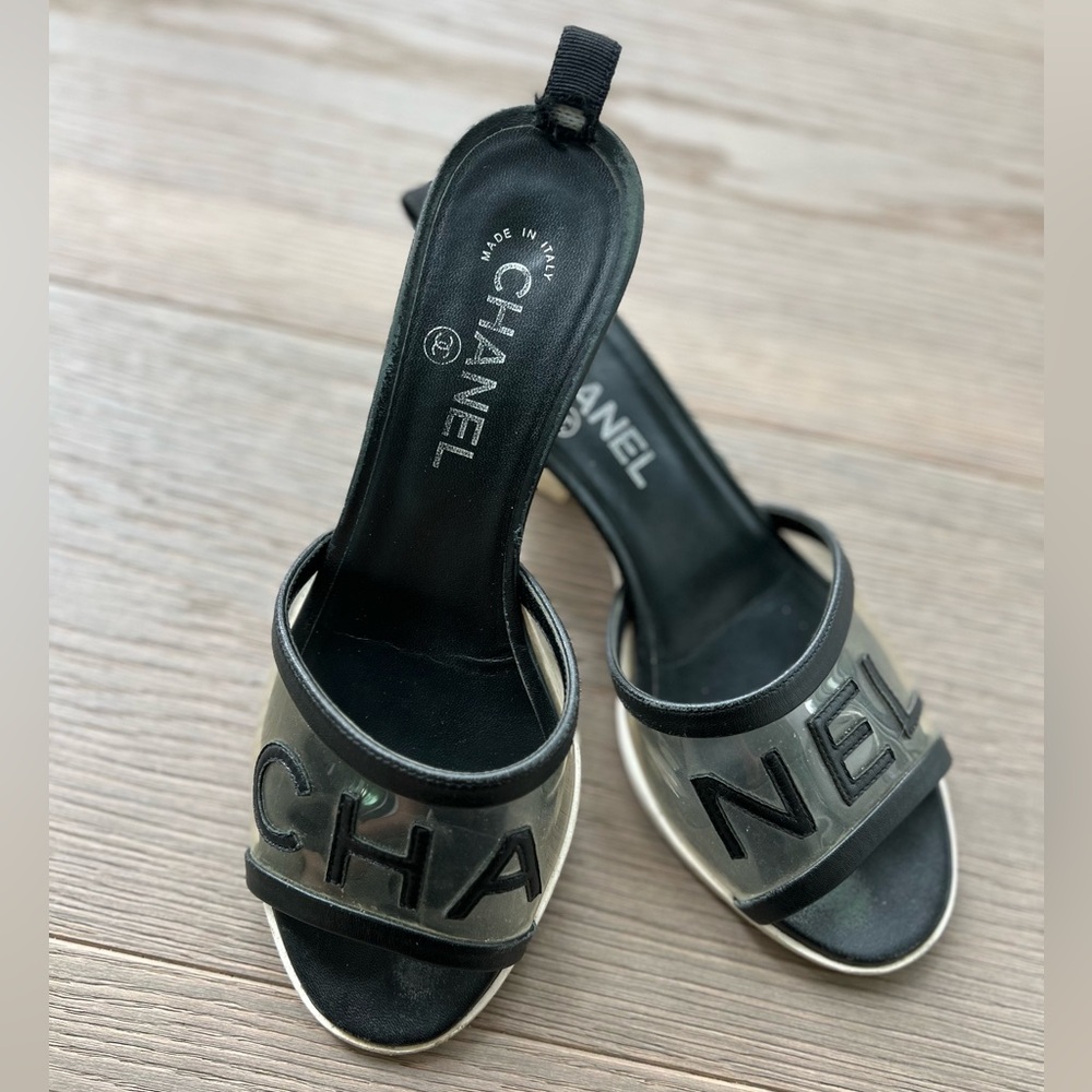 2019 Chanel Interlocking CC Logo Slides - Picture 9 of 15